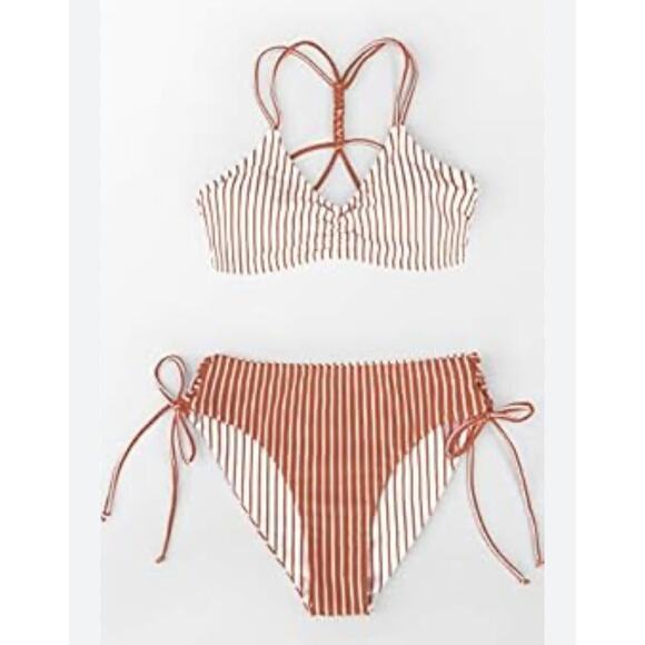 NWT- Cupshe bikini with reversable bottom - Picture 3 of 6